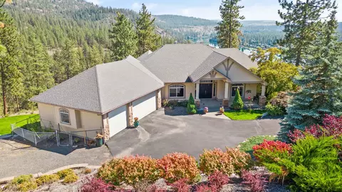 16371 N Lakeside Ln, Nine Mile Falls, WA 99026
