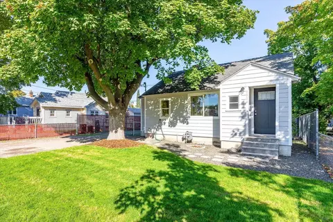 8801 E Frederick Ave, Millwood, WA 99212