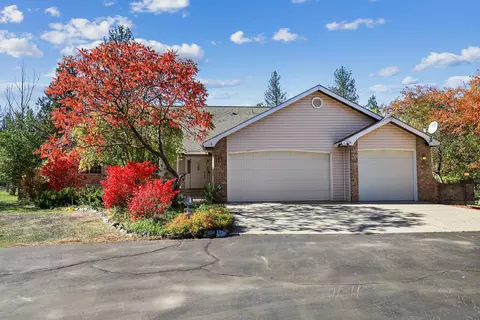 27717 N Easy St, Chattaroy, WA 99003