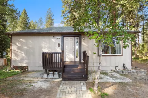 38021 N Lakeside Dr, Elk, WA 99009