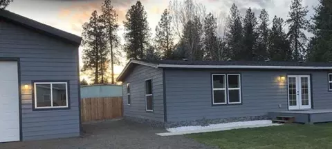 2627 E Center Rd, Mead, WA 99021