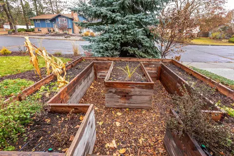 2216 E 45th Ave, Spokane, WA 99223 photo 3