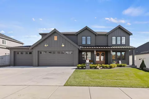 2513 S Fairmont Estates Dr, Greenacres, WA 99016