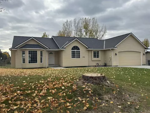 1516 E 3rd Ave, Deer Park, WA 99006