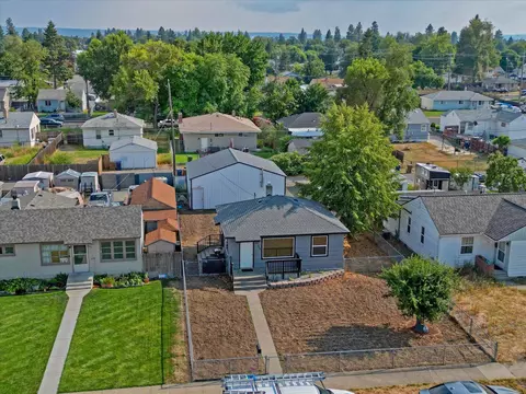 624 E Joseph Ave, Spokane, WA 99208 photo 2