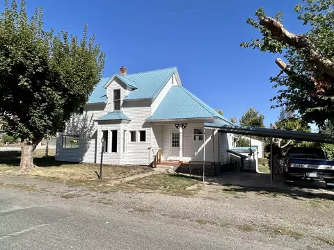 304 Emma St, Rockford, WA 99030