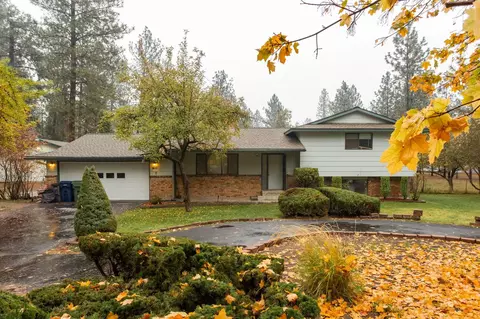 17020 N Suncrest Dr, Nine Mile Falls, WA 99026