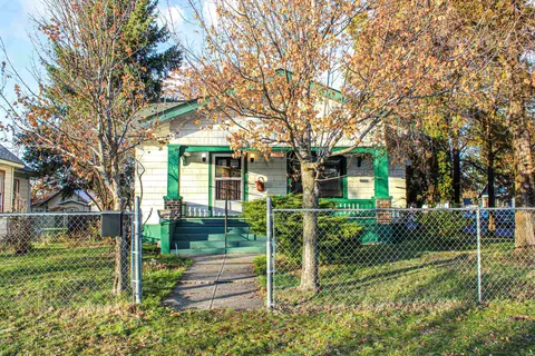 1427 E Carlisle Ave, Spokane, WA 99207