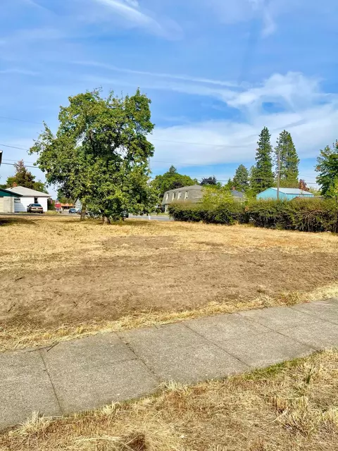 921 Everett Ave, Spokane, WA 99207 photo 1