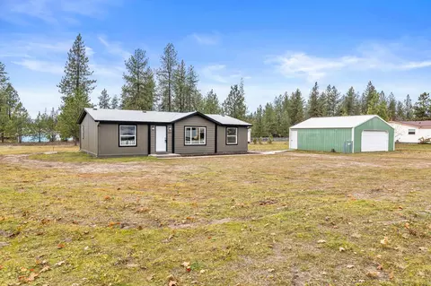 6433 N Dover Rd, Nine Mile Falls, WA 99026