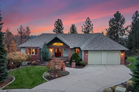 6802 N East Bluff Ct, Spokane, WA 99208