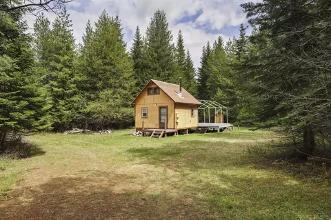 592 Doe Meadows Rd, Newport, WA 99156