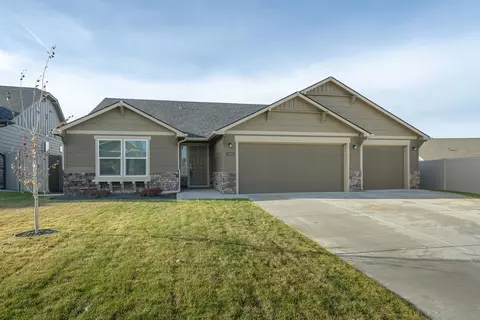 6918 S Rollingwood Dr, Spokane, WA 99224