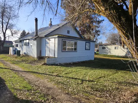 3724 E 1st Ave, Mead, WA 99021