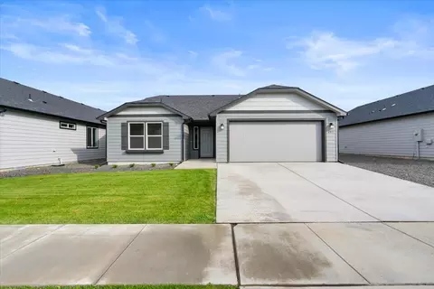 2017 E C St #4/2 EDGEWOOD, Deer Park, WA 99006