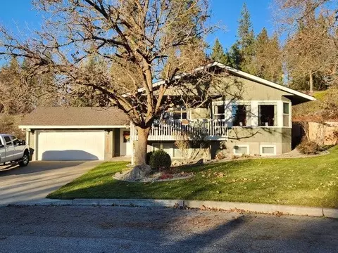 1843 E Ivy Ave, Colville, WA 99114