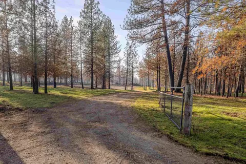 14012 E Bridges Rd, Elk, WA 99009