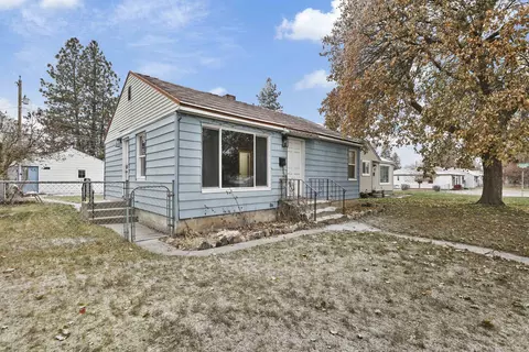 5223 N Ash St, Spokane, WA 99205