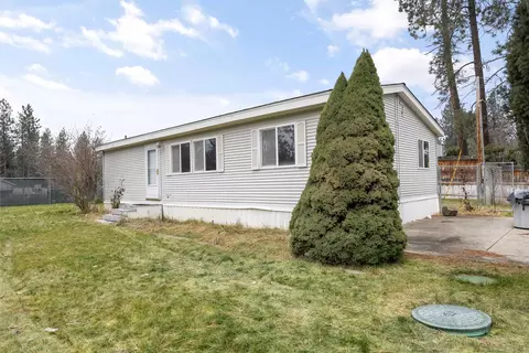 6431 Circle Dr, Nine Mile Falls, WA 99026