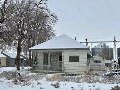 216 E 3rd St, Lind, WA 99341 photo 2