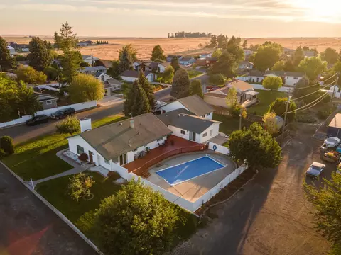 814 13th St, Davenport, WA 99122