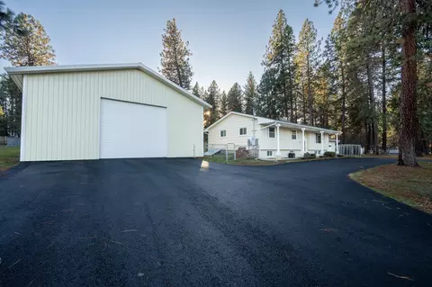 10404 E 44th Ave, Spokane, WA 99206