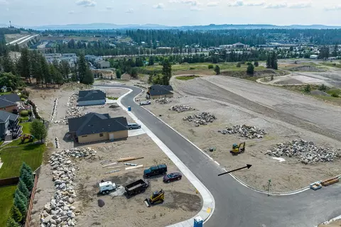 16 E Center Ln, Spokane, WA 99208