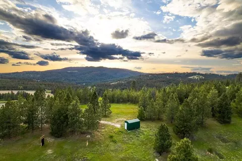 000 S Hidden Hollow Rd, Mica, WA 99023