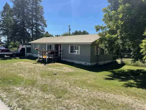 425 W Larch St, Newport, WA 99156