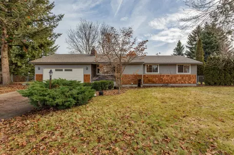 415 S Glenbrook St, Greenacres, WA 99016