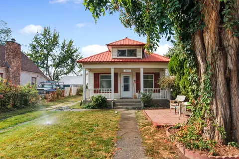 2425 N Addison St, Spokane, WA 99207