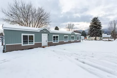 707 W Robert Ave, Chewelah, WA 99109