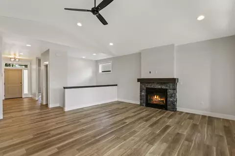 914 E Farwell Rd, Spokane, WA 99208 photo 2