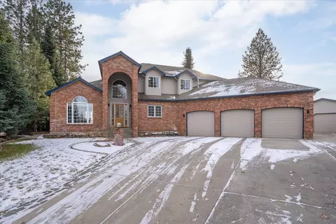 726 E Wellington Dr, Spokane, WA 99208