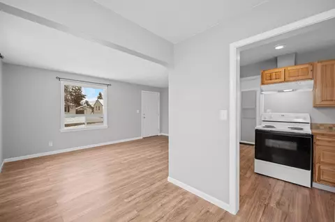2204 E Longfellow Ave, Spokane, WA 99207 photo 10