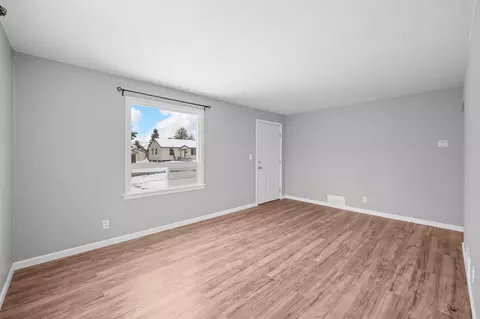 2204 E Longfellow Ave, Spokane, WA 99207 photo 7