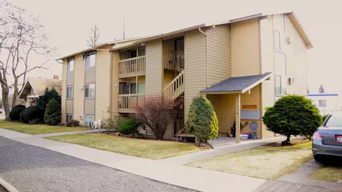 1036 E Desmet Ave, Spokane, WA 99202