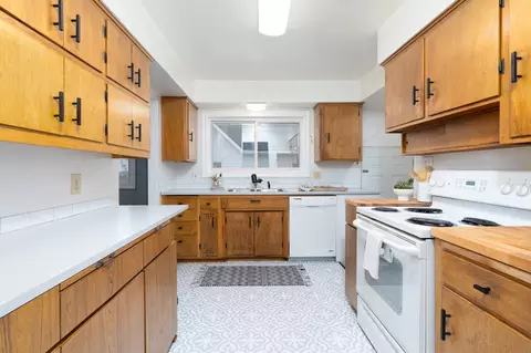 328 E Olympic Ave, Spokane, WA 99207 photo 8