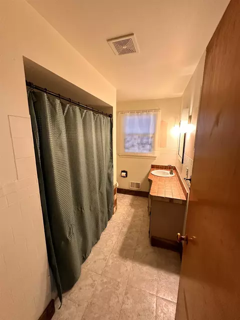 1027 E 38th Ave, Spokane, WA 99203 photo 10