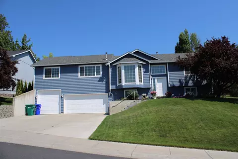 905 E Tudor Ct, Spokane, WA 99208 photo 2