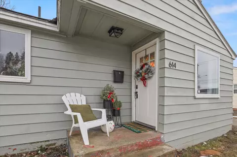 614 E Longfellow Ave, Spokane, WA 99207 photo 2