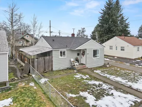 614 E Longfellow Ave, Spokane, WA 99207 photo 31