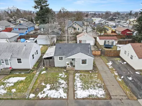 614 E Longfellow Ave, Spokane, WA 99207 photo 32