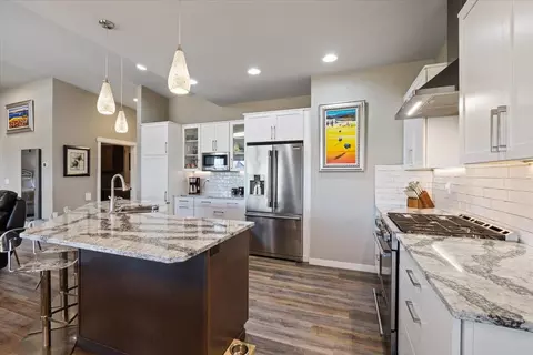 Kitchen - 211 E Wandermere Heights Ln, Spokane, WA 99208 photo 2 of 3