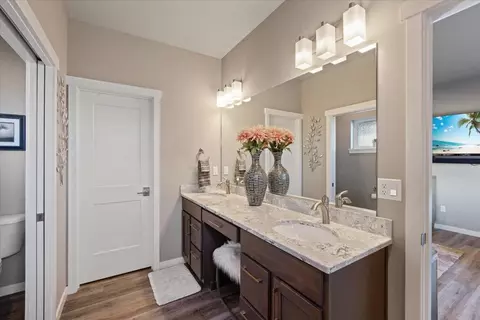 Bath - 211 E Wandermere Heights Ln, Spokane, WA 99208 photo 1 of 5