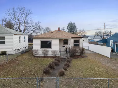 1207 W Gordon Ave, Spokane, WA 99205