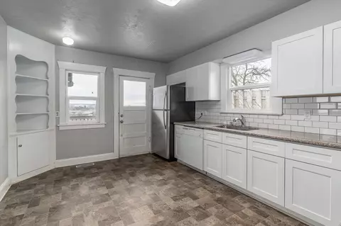 564 E Fairview Ave, Spokane, WA 99207 photo 13