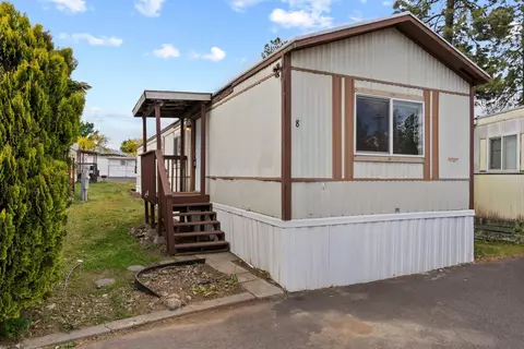 840 W 1st St #8, Cheney, WA 99004