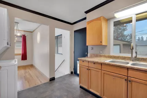 1304 E 37th Ave, Spokane, WA 99203 photo 5