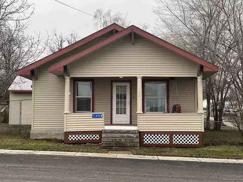 108 W Sherlock St, Harrington, WA 99134